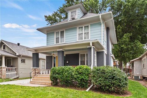 111 E Ruby Ave, Independence, MO, 64050-3911 | Card Image