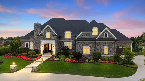 15926 Weston Gln, Huntertown, IN, 46748-9135 | Card Image