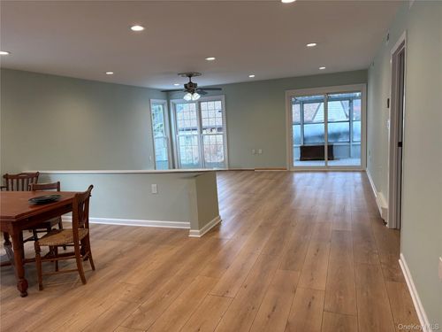 498 Cranston Ln, Ridge, NY, 11961-2039 | Card Image