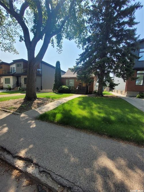 1322 15th St E, Saskatoon, SK, S7N0R9 | Card Image