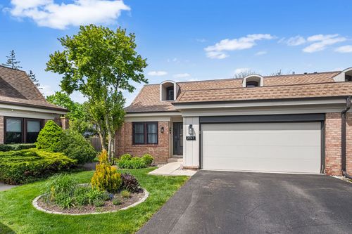 2747 Wilshire Ln, Northbrook, IL, 60062-2630 | Card Image