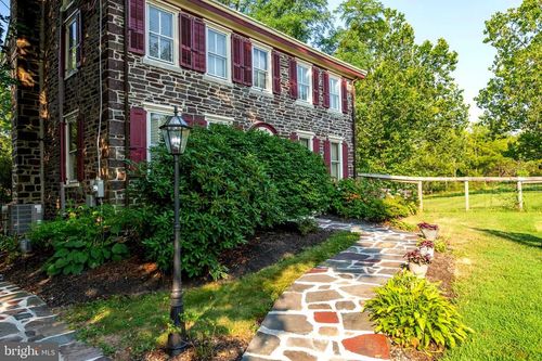 1323 Old Sumneytown Pike, HARLEYSVILLE, PA, 19438-1118 | Card Image