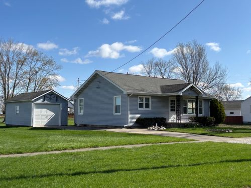 306 E Main St, Buckley, IL, 60918-7004 | Card Image
