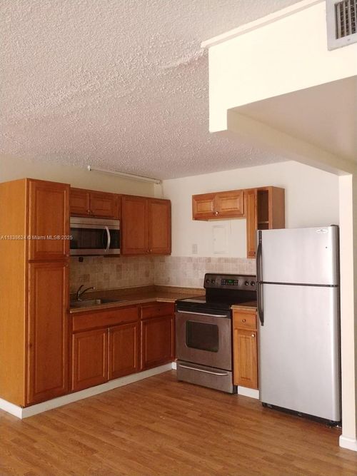 apt-607-16710 Ne 9th Ave, North Miami Beach, FL, 33162-2530 | Card Image
