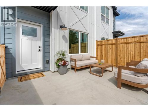 101-687 Victoria Dr, Penticton, BC, V2A5N5 | Card Image