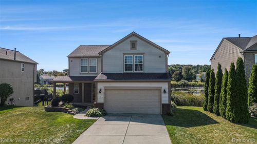 401 Deer Path Trl, Waterford, MI, 48327-4350 | Card Image