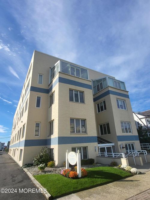 404-15 Garfield Ave, Avon-By-The-Sea, NJ, 07717-1445 | Card Image