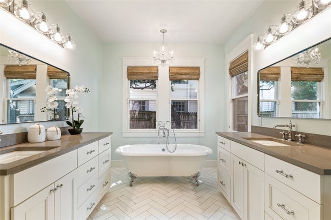 221 W College St, House other with 3 bedrooms, 4 bathrooms and null parking in Grapevine TX | Image 23