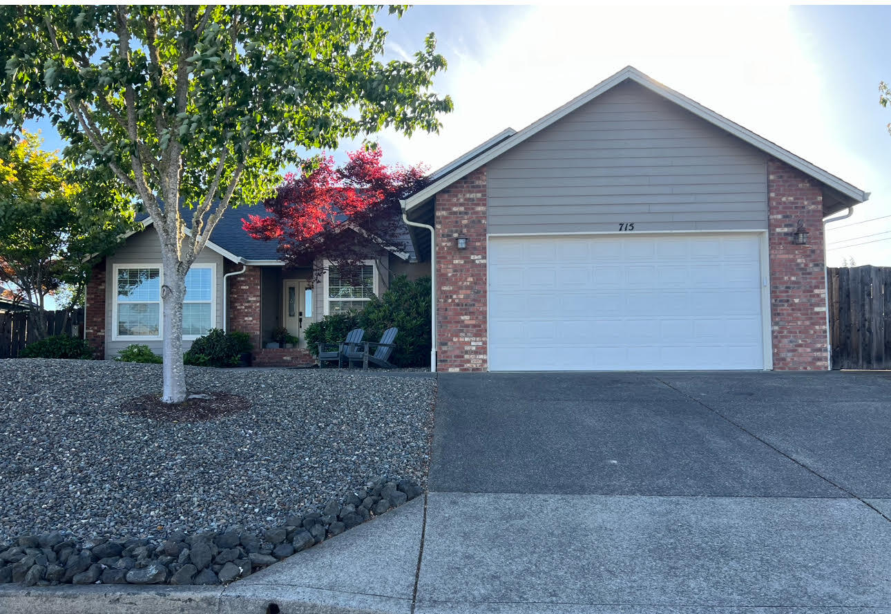 Divot Loop, Sutherlin, OR 97479