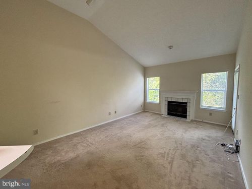 303-4409 Fair Stone Dr, FAIRFAX, VA, 22033-5158 | Card Image