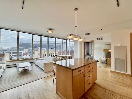 unit-534-215 10th Ave S, Minneapolis, MN, 55415-1788 | Card Image