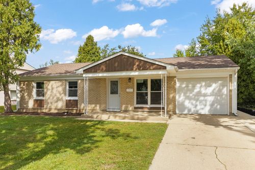 700 Pleasant Pl, Streamwood, IL, 60107-2004 | Card Image