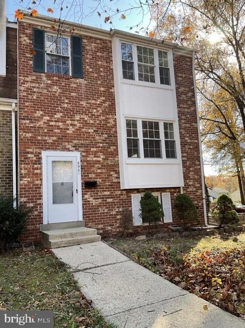 6901 Woodstream Ln, LANHAM, MD, 20706-2145 | Card Image