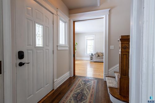 424 N Broadway St, Canton, SD, 57013-1718 | Card Image