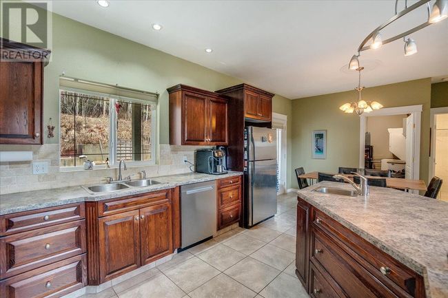 3829 Aaron Rd, House other with 2 bedrooms, 2 bathrooms and 3 parking in Bonnington BC | Image 10