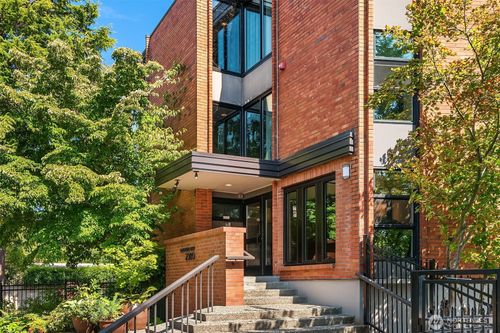 unit-211-2360 43rd Ave E, Seattle, WA, 98112-2701 | Card Image