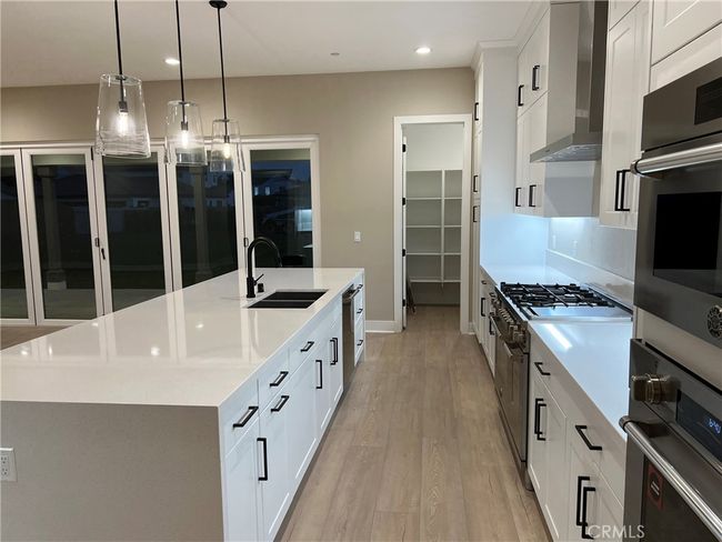 22046 Fig Tree Ln, House other with 6 bedrooms, 5 bathrooms and 3 parking in Chatsworth CA | Image 8