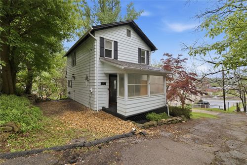 218 Cottage Street, New Castle, PA, 16101 | Card Image