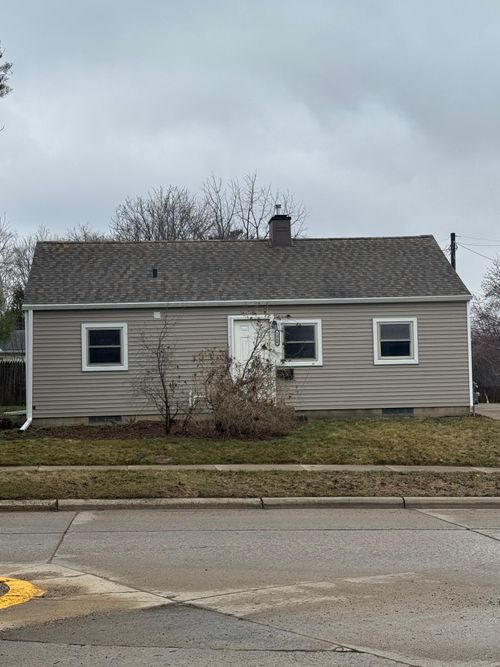 1064 S Grove Ave, Owatonna, MN, 55060-3324 | Card Image