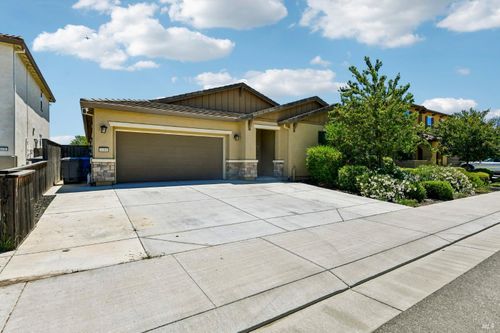 1680 Gold St, Dixon, CA, 95620 | Card Image
