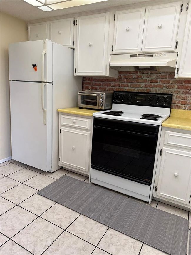 APT-307 - 102 Capri Isles Blvd, Condo with 2 bedrooms, 2 bathrooms and null parking in VENICE FL | Image 5