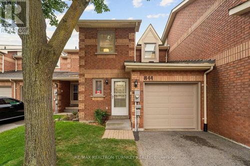 844 Playter Crescent, Newmarket (Armitage), ON, L3X1W8 | Card Image
