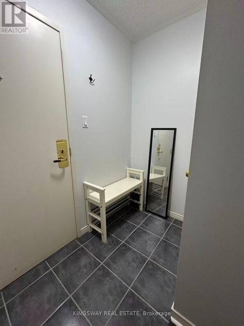 301-877 Bay Street, Toronto (Bay Street Corridor), ON, M5S3K4 | Card Image