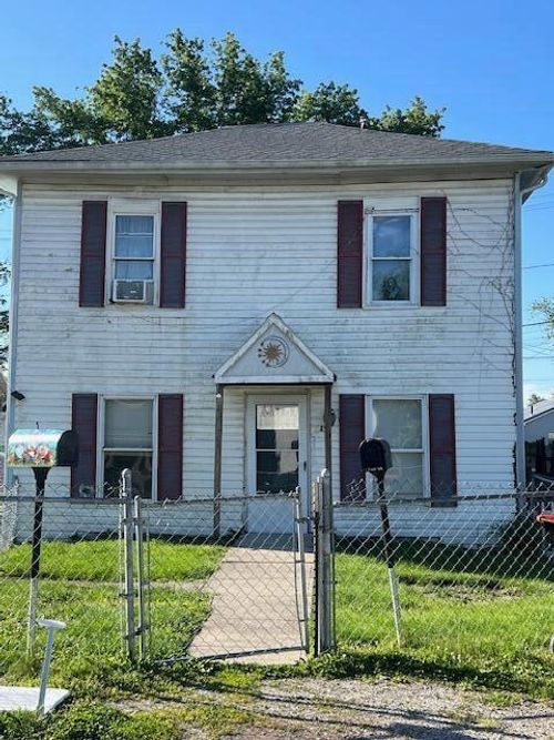 145 W Railroad St, Newark, OH, 43055-4955 | Card Image