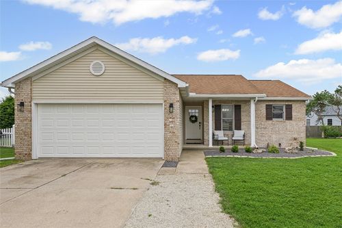 1109 Meadow View Ct, Mattoon, IL, 61938-5075 | Card Image