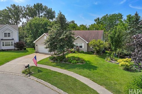 304 Hawthorne Ct, Antioch, IL, 60002-2602 | Card Image