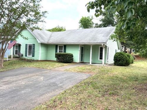 1870 Lantana Drive, Winston Salem, NC, 27127 | Card Image