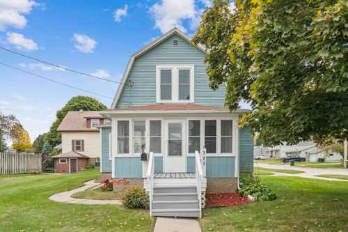 303 5th St Sw, Waukon, IA, 52172-2152 | Card Image