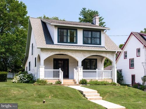 25 Manor Rd, Paoli, PA, 19301-1707 | Card Image