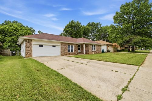 3317 S Benton Ave, Springfield, MO, 65807-5009 | Card Image