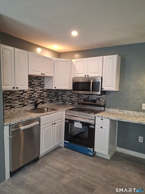 apt-1-7 Main St, East Hampton, CT, 06424-1157 | Card Image