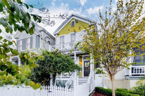 1711 Winnie St, Galveston, TX, 77550-4850 | Card Image