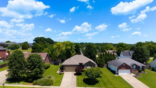 222 Misty Brooke Dr, Mt Washington, KY, 40047-6466 | Card Image