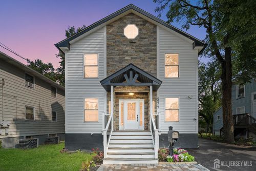 577 South Ave, Dunellen, NJ, 08812-1435 | Card Image