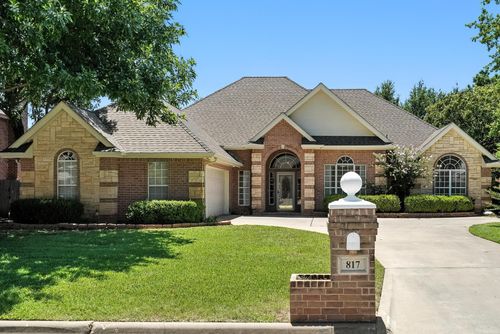 817 Waters Edge Dr, Abilene, TX, 79602-5249 | Card Image