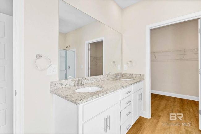 Bathroom | Image 19