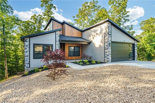 2 Damerham Ln, Bella Vista, AR, 72714-4004 | Card Image