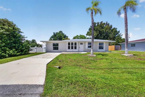 312 Reading St Nw, PORT CHARLOTTE, FL, 33952-7926 | Card Image