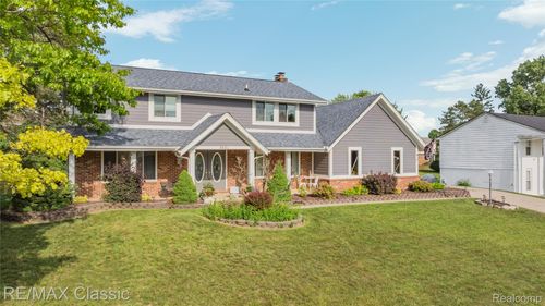 5651 Warrenshire Dr, West Bloomfield, MI, 48322-1536 | Card Image