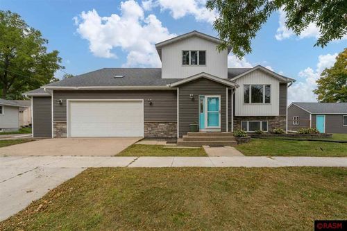 402 Cedar St, Nicollet, MN, 56074-2048 | Card Image