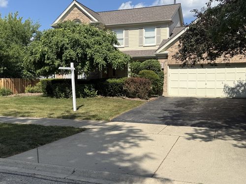 213 Stanton Dr, Buffalo Grove, IL, 60089-6842 | Card Image
