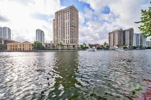 212-19390 Collins Ave, Sunny Isles Beach, FL, 33160-2200 | Card Image