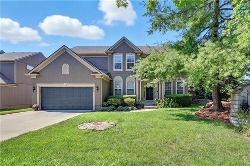 8609 W 157th St, Overland Park, KS, 66223-3357 | Card Image