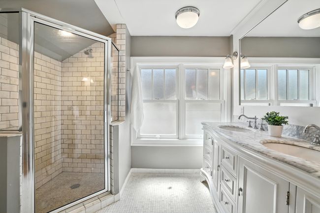 Updated primary suite | Image 27