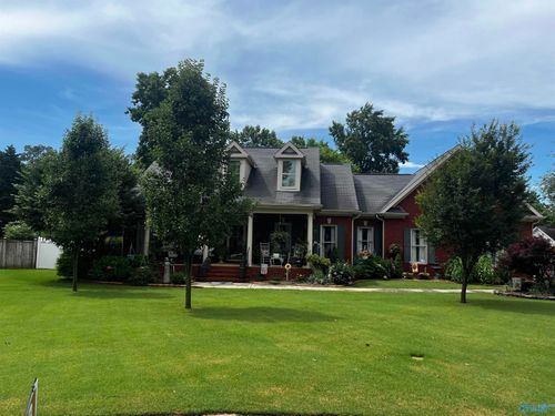 201 White Picket Trl, Meridianville, AL, 35759-2464 | Card Image