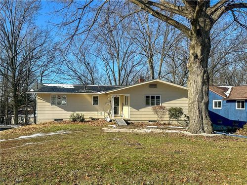 812 Hartzell Ave, Niles, OH, 44446-5228 | Card Image